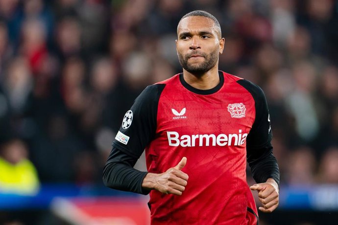 Archivo - El defensa del Bayer Leverkusen Jonathan Tah, en un partido de la Champions. 