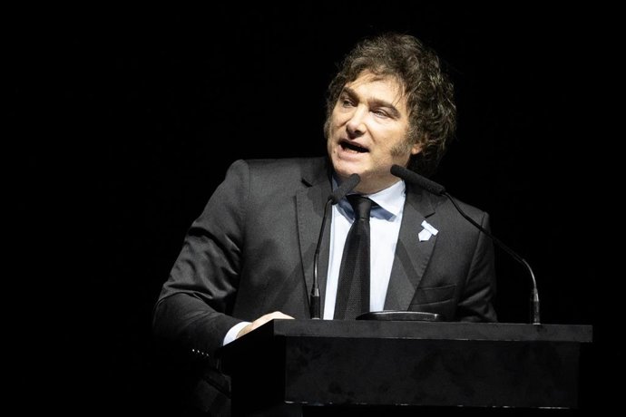 Archivo - El presidente argentino, Javier Milei, durante la presentación de su libro ‘Capitalismo, socialismo y la trampa neoclásica’, en el Estadio Luna Park, a 22 de mayo de 2024, en Buenos Aires (Argentina)
