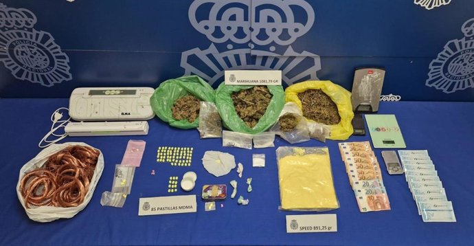 Sustancias incautadas pro la Policía Nacinal en el registro del narcopiso del barrio de la Encarnación.