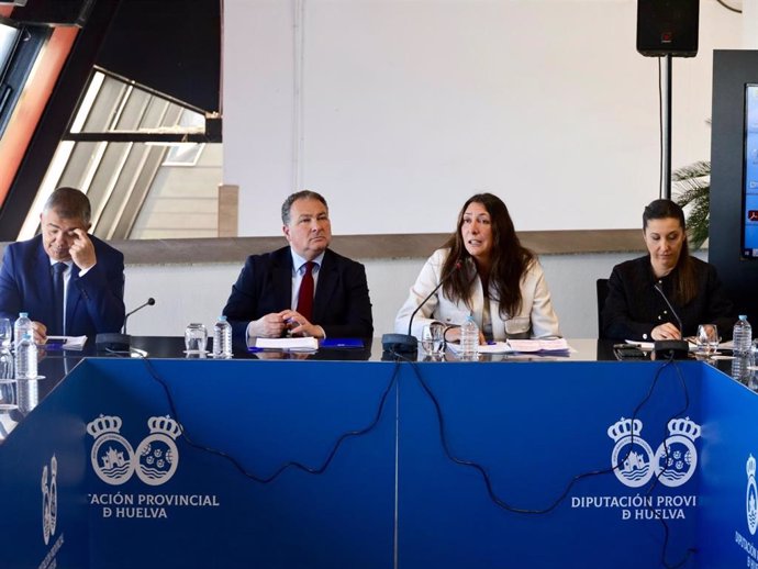 La consejera de Inclusión Social, Juventud, Familias e Igualdad, Loles López, este lunes en un encuentro de diputaciones andaluzas en La Rábida, Palos de la Frontera (Huelva).