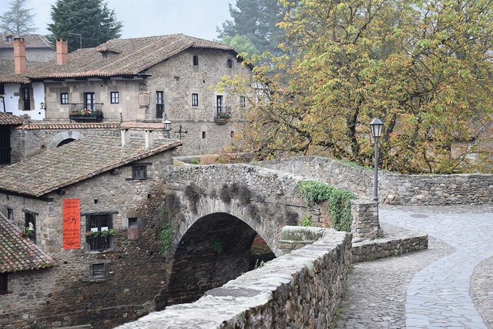 Archivo - Potes. Cantabria. Turismo. Rural. Liébana. Vacaciones. Viajes. Escapadas. Puente