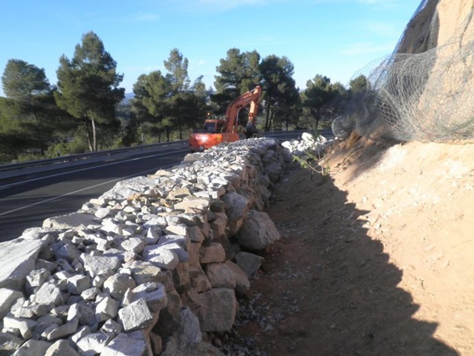 Obras en una carretera de Albacete.