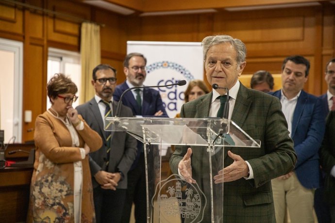Fuentes destaca la repercusión económica de la Semana Santa en la provincia, durante su intervención en la presentación del cartel de la XXXIX Cata del Vino Montila-Moriles.