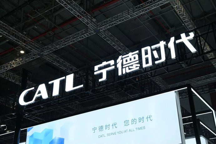 Archivo - CATL presenta una tecnología de carga de vehículos eléctricos con mayor autonomía que la de BYD.