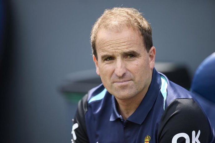 El entrenador del RCD Mallorca, Jagoba Arrasate, ante la Real Sociedad en el Reale Arena.