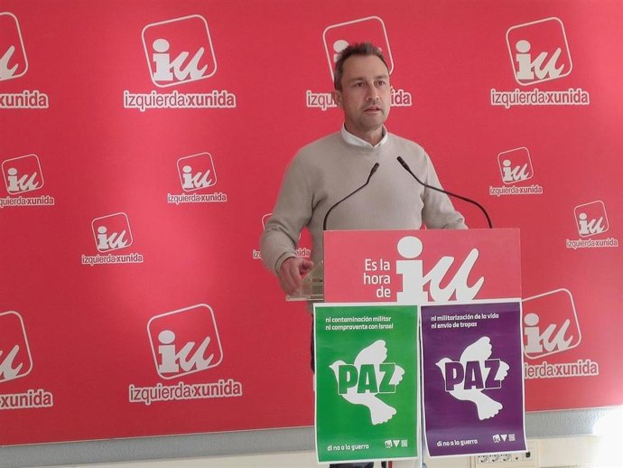 Archivo - El coordinador general de IU de Asturias y consejero de Ordenación del territorio, Vivienda y Derechos Ciudadanos, Ovidio Zapico