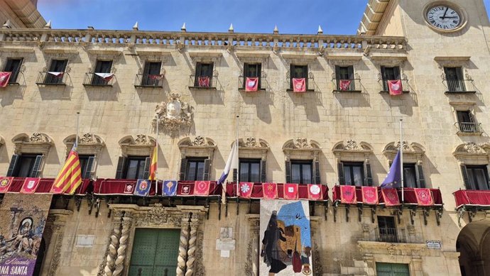 Alicante se suma a los tres días de luto decretados por el Gobierno y la Generalitat por la muerte del Papa Francisco