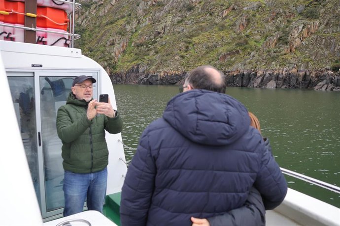 Viajeros del catamarán durante la Semana Santa