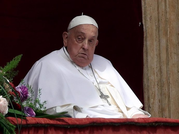 El Papa Francisco, este Domingo de Resurrección en el balcón central de la Basílica de San Pedro en El Vaticano