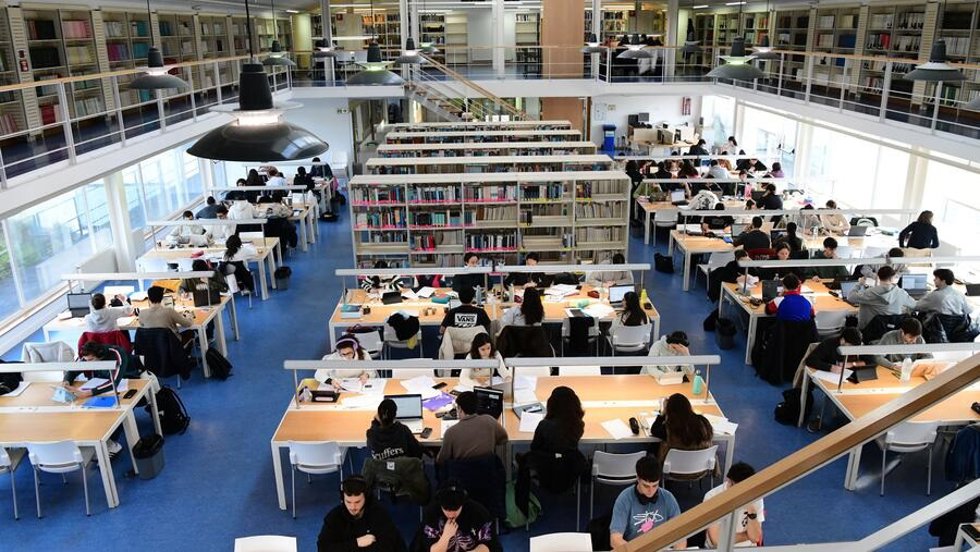 Biblioteca universitaria.