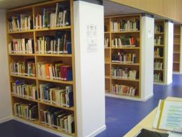 Interior de la Biblioteca Central Antonio Gala.