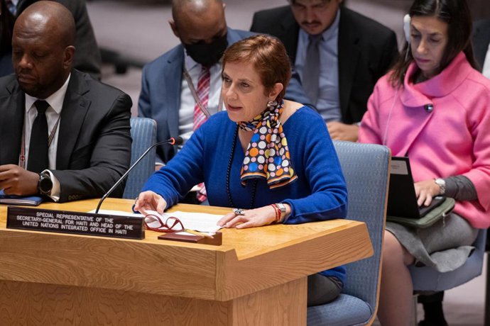 Archivo - UNITED NATIONS, Jan. 25, 2024 -- Maria Isabel Salvador (C), representante especial do secretário-geral da ONU para o Haiti, fala em uma reunião do Conselho de Segurança na sede da ONU em Nova York, em 25 de janeiro de 2024. O principal enviado d