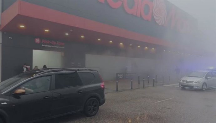 Entrada del MediaMarkt de Arroyo de la Encomienda (Valladolid).