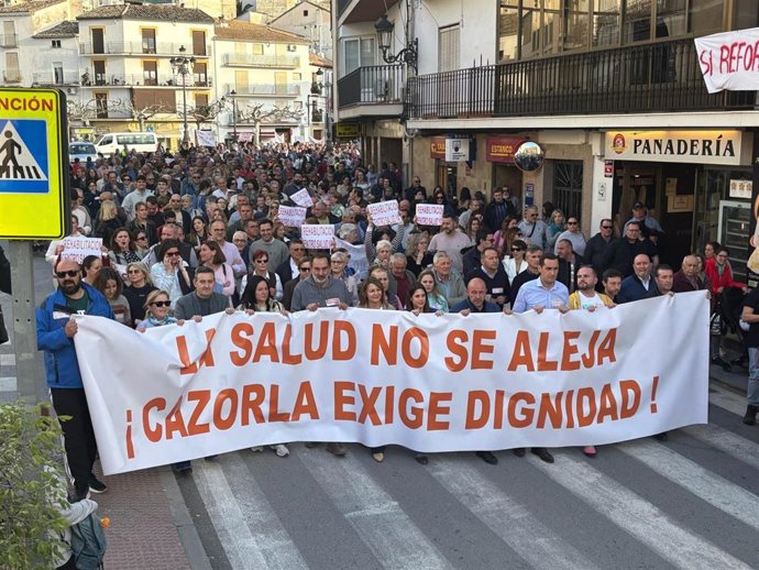 Nutrida manifestación por la sanidad pública de Cazorla.