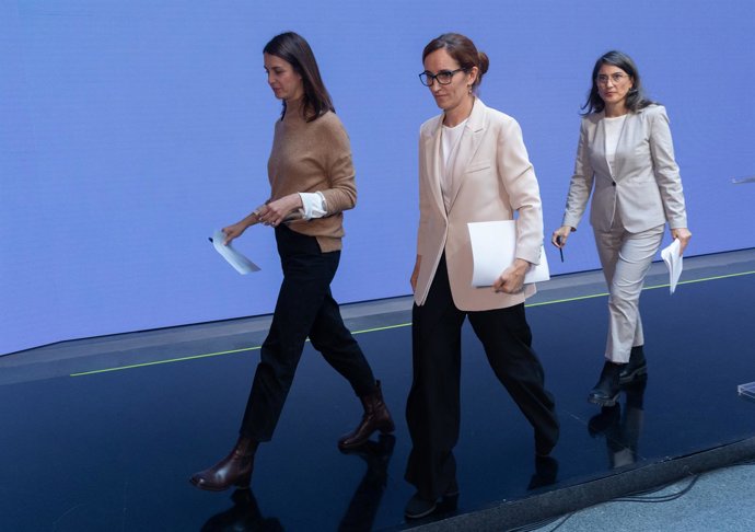 Archivo - (I-D) Las coportavoces de Más Madrid Rita Maestre, Mónica García y Manuela Bergerot, a su salida de una rueda de prensa