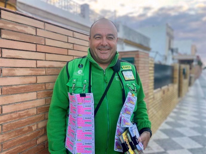 José Antonio Jiménez, vendedor de la ONCE en Mairena del Alcor.