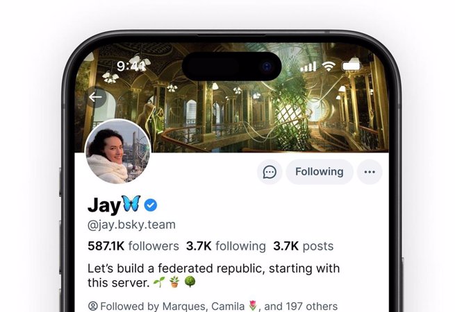 SocialMedia