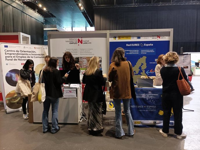 Stand del SNE en la Feria de empleo de la UPNA.