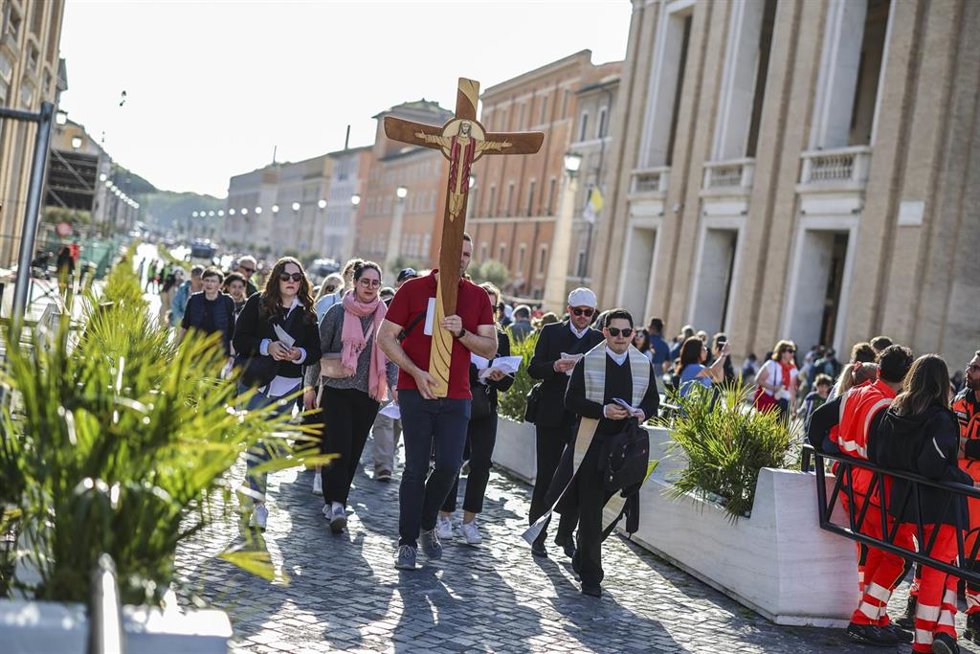 Un grupo de peregrinos en Ciudad del Vaticano