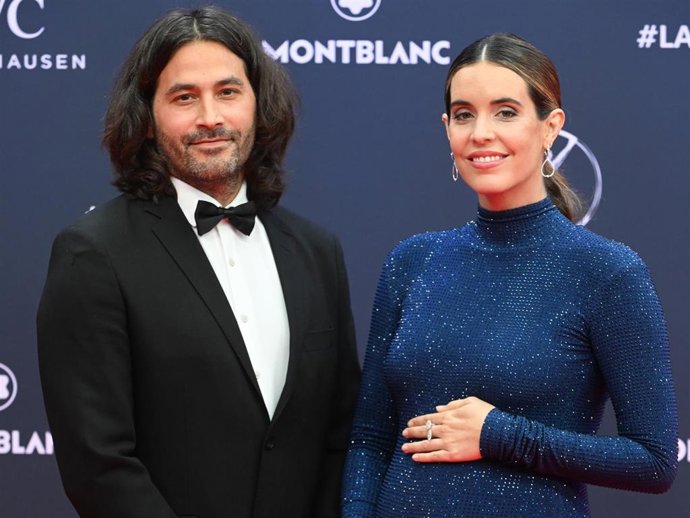 Pablo Ibáñez y Ona Carbonell posan en el photocall de los Premios Laureus 2025