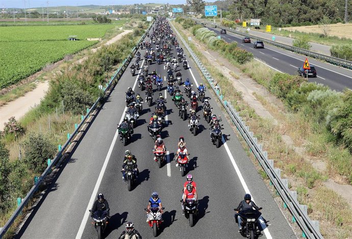 Archivo - Caravana motera con motivo del Gran Premio de España en el circuito de Jerez
