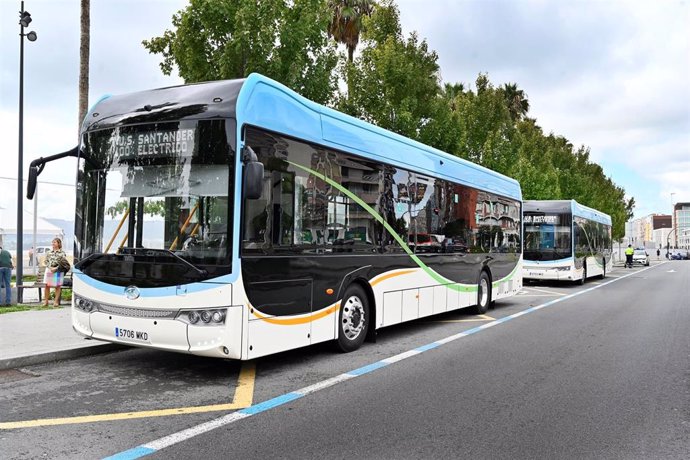 Archivo - Autobús eléctrico del TUS