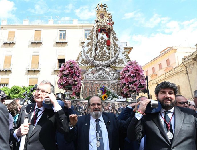 El presidente de la Comunidad, Fernando López Miras, asistió hoy a la misa con motivo de las Fiestas de Primavera 2025 en Murcia