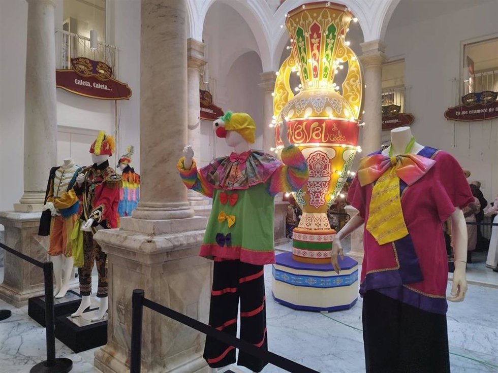 Archivo - Una exposición en la Casa del Carnaval de Cádiz en una imagen de archivo.