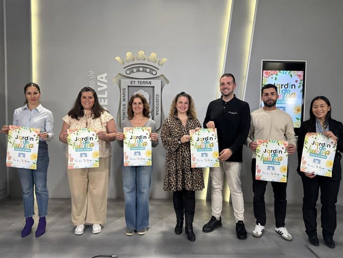 Presentación de la iniciativa  'El Jardín de Huelva' en el Ayuntamiento de la capital.