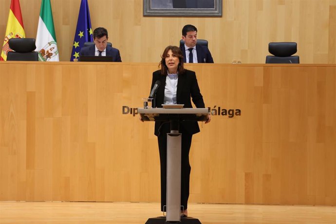 La alcaldesa de Ronda, María de la Paz Fernández, interviene durante la Tribuna de Alcaldes de la Diputación provincial de Málaga.