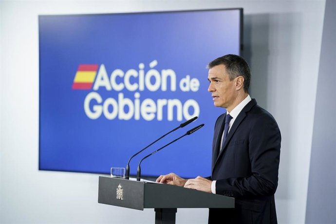 El presidente del Gobierno, Pedro Sánchez, comparece en el Palacio de la Moncloa, a 22 de abril de 2025, en Madrid (España). El presidente del Gobierno ha anunciado el incremento del gasto en Defensa comprometido con la OTAN para llegar al 2% del PIB. Sán