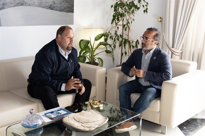 Reunión del presidente de CAVEx, Ángel Marcos, y el presidente de la Diputación de Cáceres, Miguel Ángel Morales