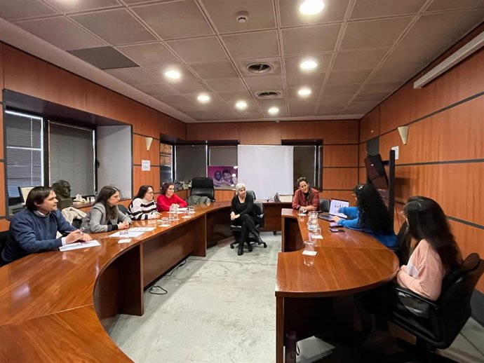 El CERMI y CNLSE abogan por adecuar discapacidad en la lengua de signos, con una visión basada en derechos humanos