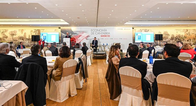 Cantabria crecerá entre un 2,3% y un 2,4% en 2025, según el Colegio de Economistas