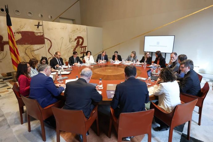 El presidente de la Generalitat, Salvador Illa, encabeza la reunión del Consell Executiu de este martes