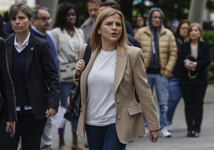 A delegada do Governo, Pilar Bernabé, em sua chegada para depor como testemunha no caso que investiga a gestão da DANA, na Cidade da Justiça de Valência, em 14 de abril de 2025, em Valência, Comunidade Valenciana (Espanha). Bernabé e Mompó dec
