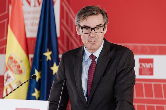 Archivo - El presidente de la CNMV, Carlos San Basilio, interviene durante la presentación del plan de actividades para 2025, en la sede de la Comisión Nacional del Mercado de Valores (CNMV), a 26 de febrero de 2025, en Madrid (España). 