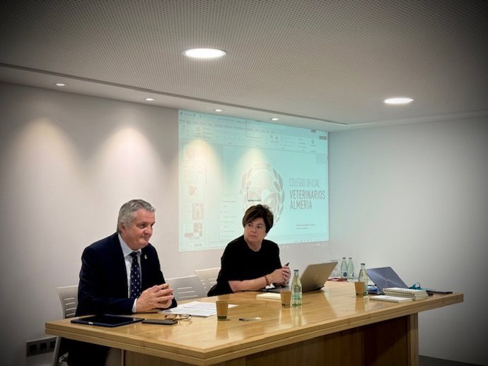 Presentación del proyecto 'LeishAndalus' en el Colegio de Veterinarios de Almería.