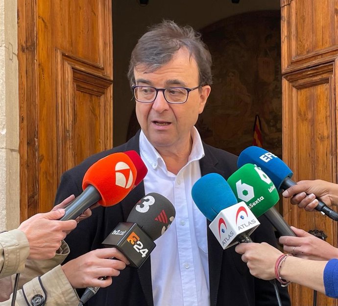 Javier Cercas en declaraciones a los medios.