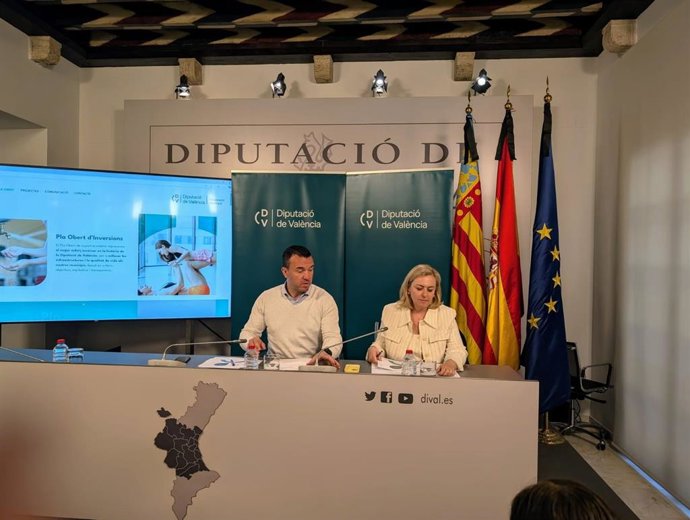 El presidente de la Diputació de València, Vicent Mompó, y la vicepresidenta primera, Natàlia Enguix