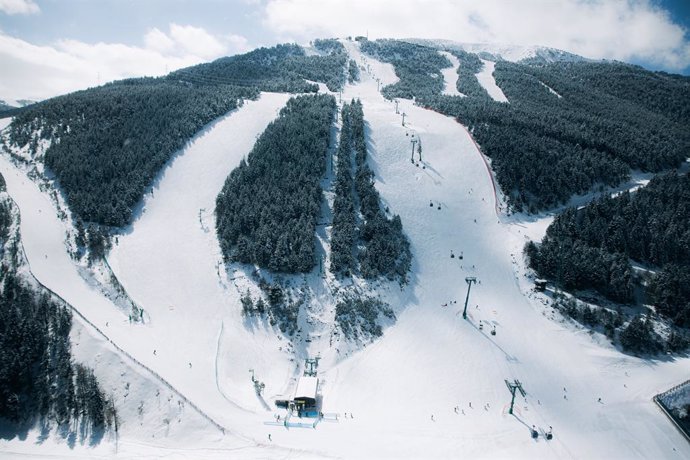 Archivo - Una vista del sector de Soldeu a l'estació de Grandvalira