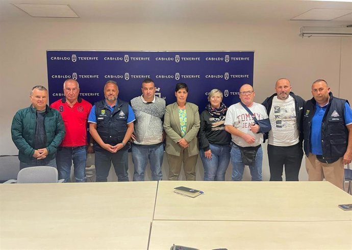 La consejera de Medio Natural del Cabildo de Tenerife, Blanca Pérez, en una reunión con colectivos de autocaravanas