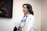 Robles rechaza las críticas "de brocha gorda" del PP a la subida del gasto en defensa y le afea no haber leído el plan