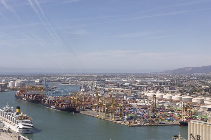 La terminal de contenedores del Puerto de Barcelona