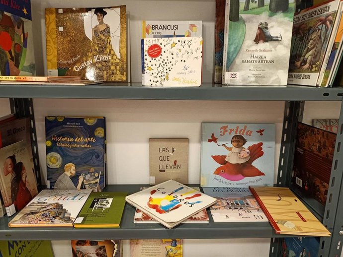 Lectura de textos en el Museo Artium