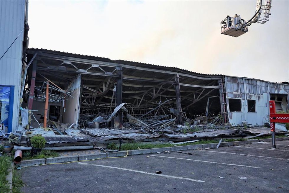 Archivo - Imagen de archivo de un almacén de municiones ucraniano destruido por un ataque ruso