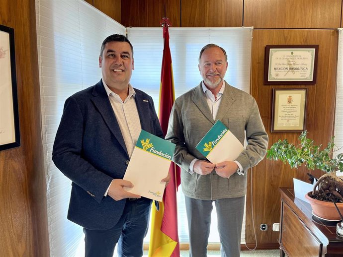 Los presidentes de la Fundación Caja Rural del Sur y Freshuelva, José Luis García-Palacios Álvarez y Francisco José Gómez, respectivamente.