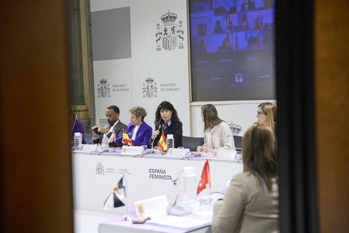 La ministra de Igualdad, Ana Redondo (c), durante la Conferencia Sectorial de Igualdad, en el Ministerio de Igualdad, a 22 de abril de 2025, en Madrid (España). 