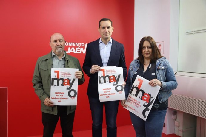 Manuel Salazar, Juan Latorre y Silvia de la Torre informan sobre la movilización por el 1 de mayo.