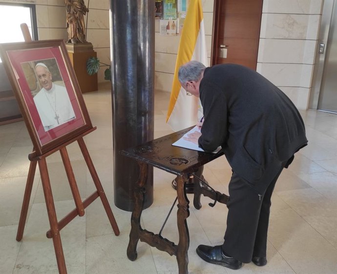 Obispado Sigüenza-Guadalajara habilita un libro de condolencias por la muerte del papa Francisco